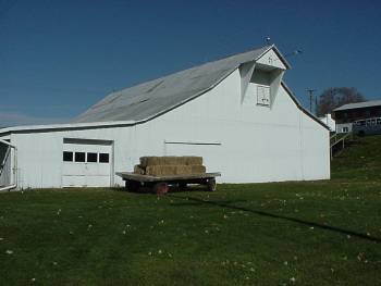 picture of barn